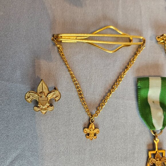 Lot of Vintage (1960s) Boy Scouts of America (BSA) Service Pins 50-Year & Clips - Picture 8 of 15